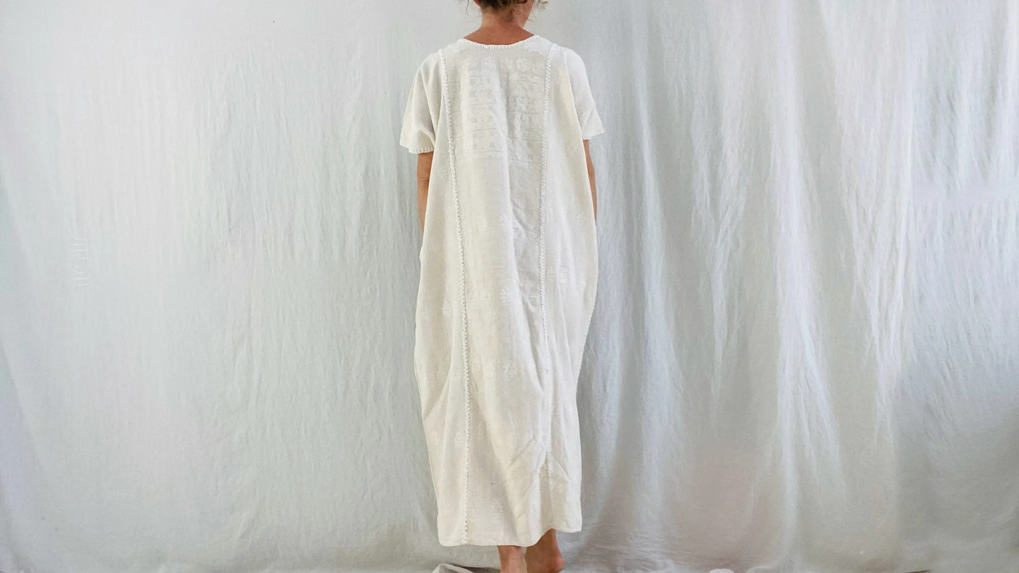 Amuzgo Huipil Dress. White-on-White. Hand-Woven. Guerrero, Mexico. 0131